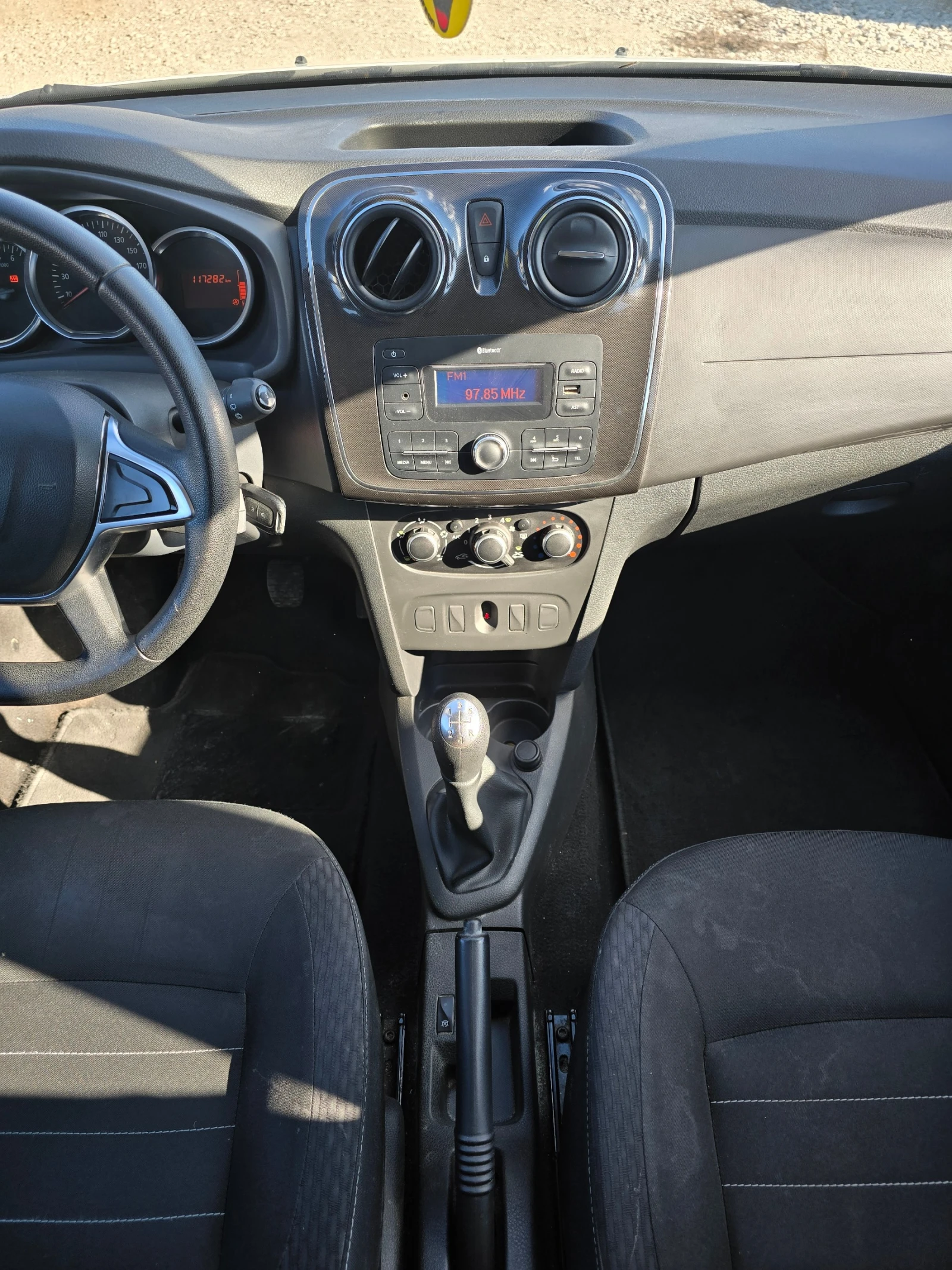 Dacia Sandero 1.5 dCi - изображение 10