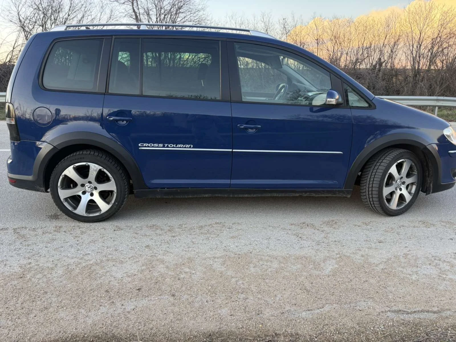 VW Touran 2.0TDI 170 CROSS, снимка 12 - Автомобили и джипове - 53824884