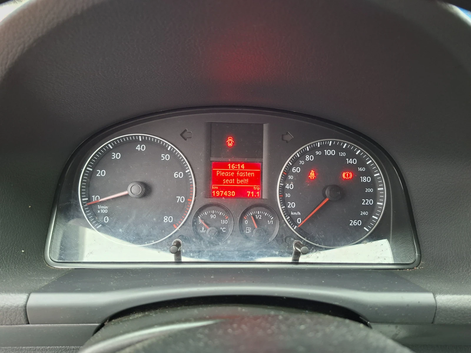 VW Touran, снимка 5 - Автомобили и джипове - 53912115