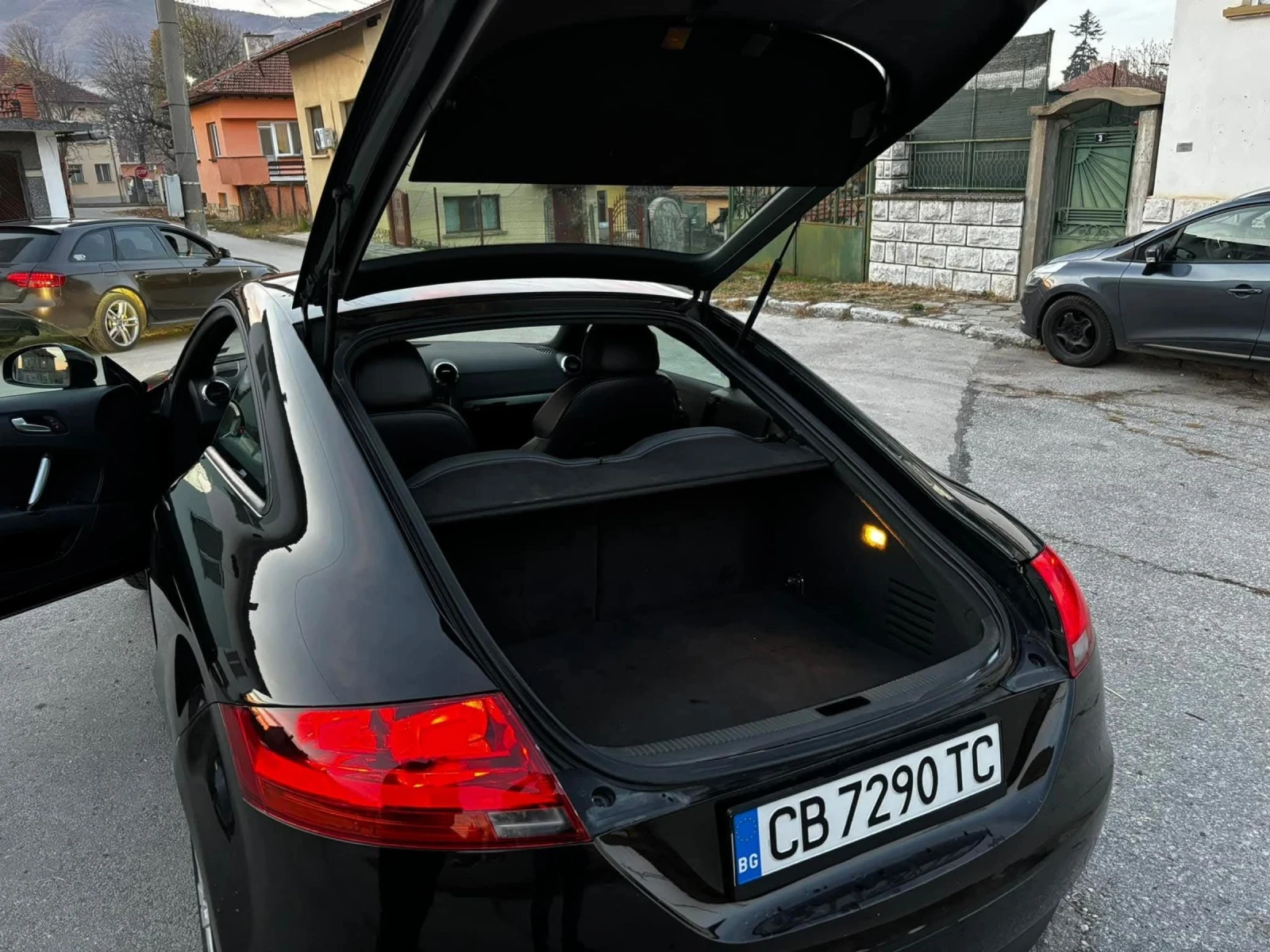 Audi Tt, снимка 5 - Автомобили и джипове - 54172965