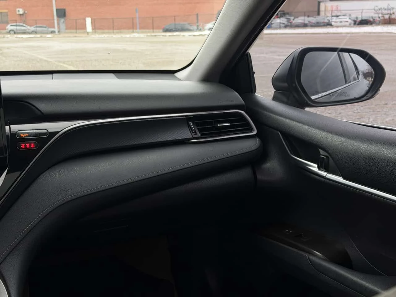 Toyota Camry Hybrid  CARFAX, снимка 16 - Автомобили и джипове - 54594172