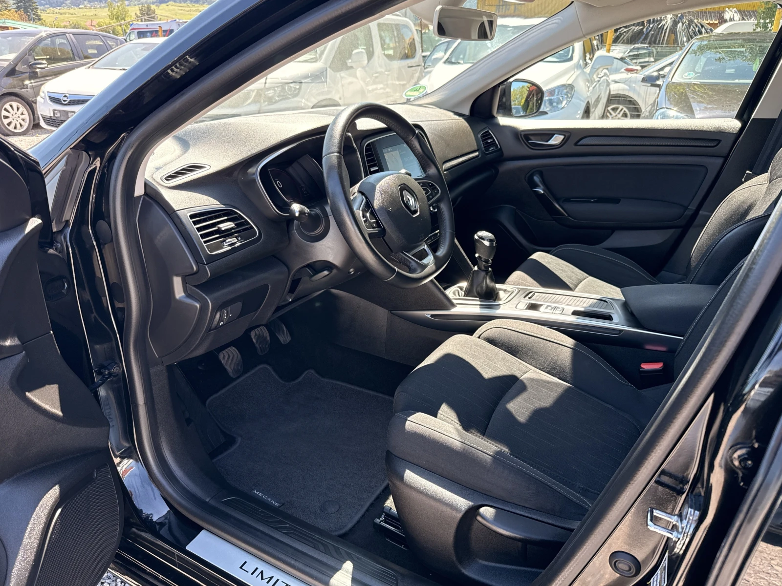 Renault Megane 1.3TCe LIMITED EURO6 TUV GERMANY, снимка 9 - Автомобили и джипове - 54725042