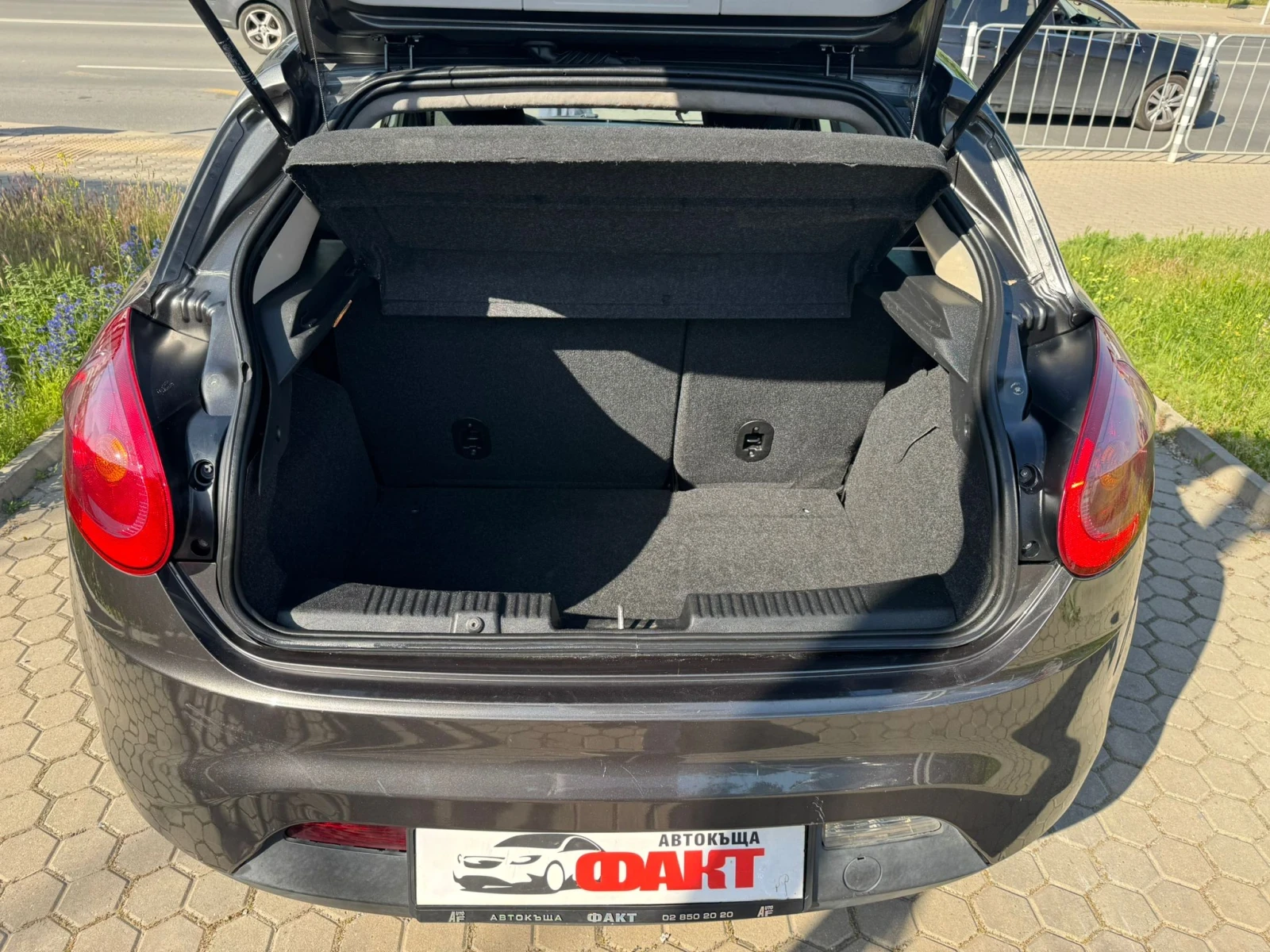 Fiat Bravo 1.6JTD/РЕАЛНИ КМ ! ! !, снимка 13 - Автомобили и джипове - 54741127