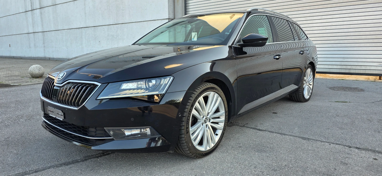 Skoda Superb 2.0 TDI * 4 х 4* DISTRONIC* KEYLESS* ШВЕЙЦАРИЯ* 