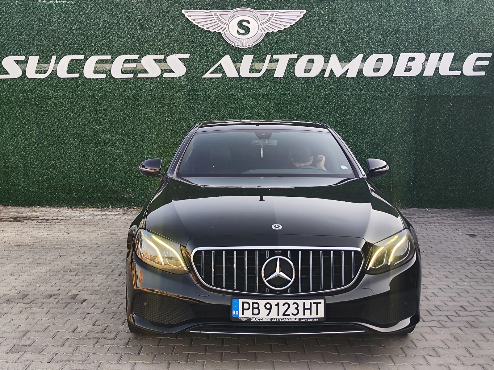 Mercedes-Benz E 220 AMG* BURMESTER* CAMERA* PODGREV* ALCANTAR* LIZING