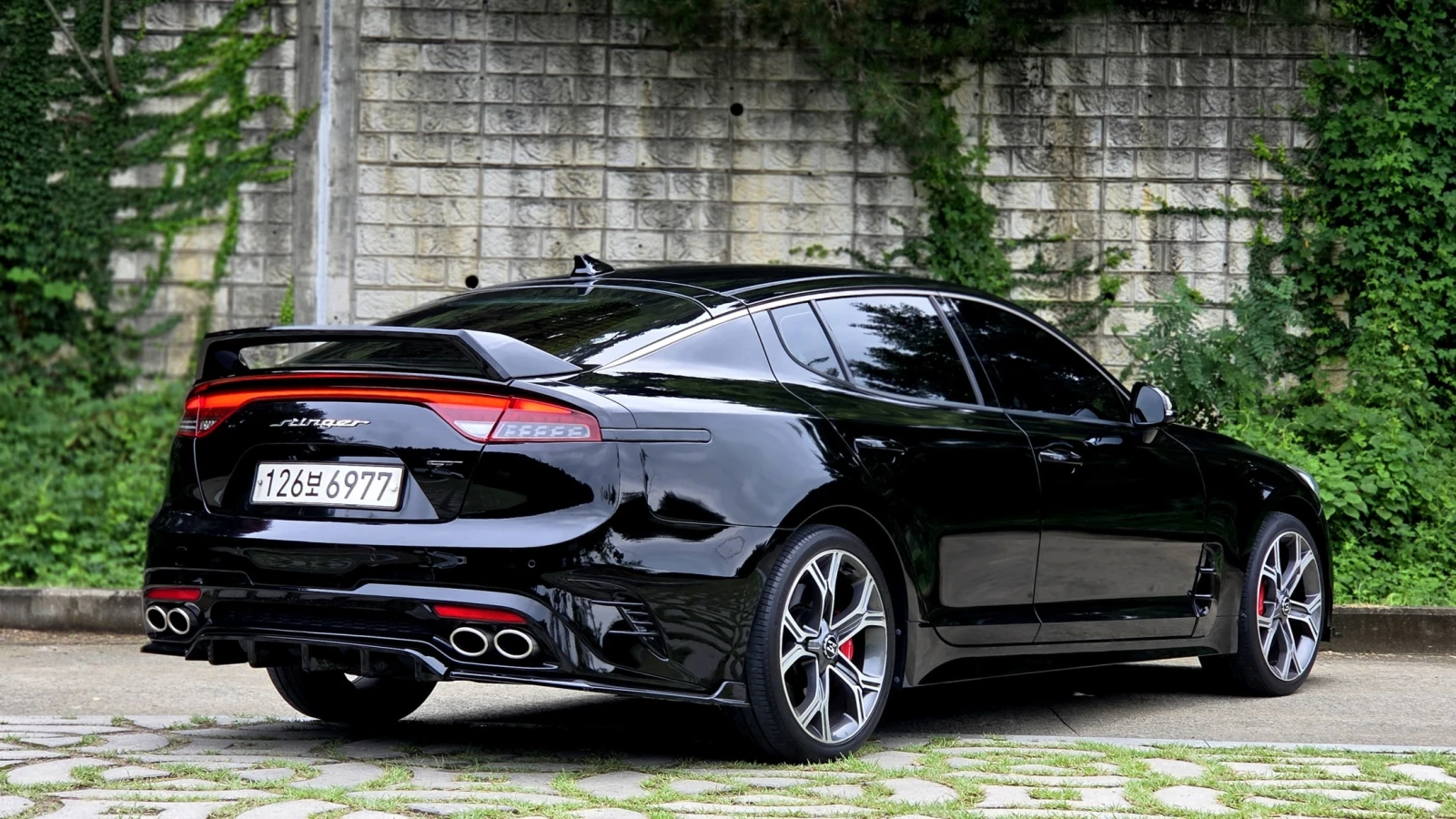 Kia Stinger 2019 3.3 GT RWD* AERO PACKAGE, снимка 2 - Автомобили и джипове - 56096231
