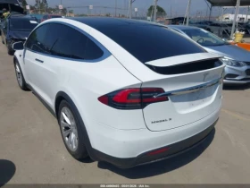 Tesla Model X 90D, снимка 3