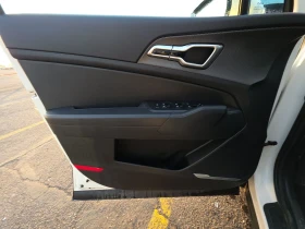 Kia Sportage LX - 35700 лв. / 18253.12 € - 64042036 4