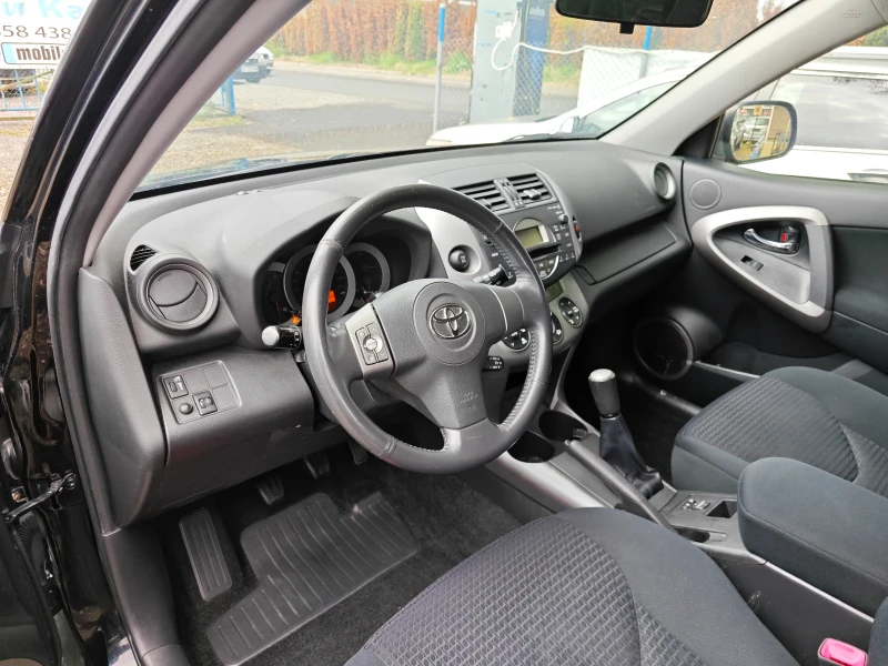 Toyota Rav4 2.0-CH, снимка 12 - Автомобили и джипове - 47315036