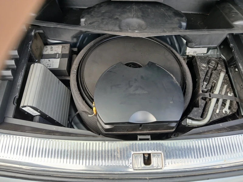 Audi Q7, снимка 8 - Автомобили и джипове - 52318589