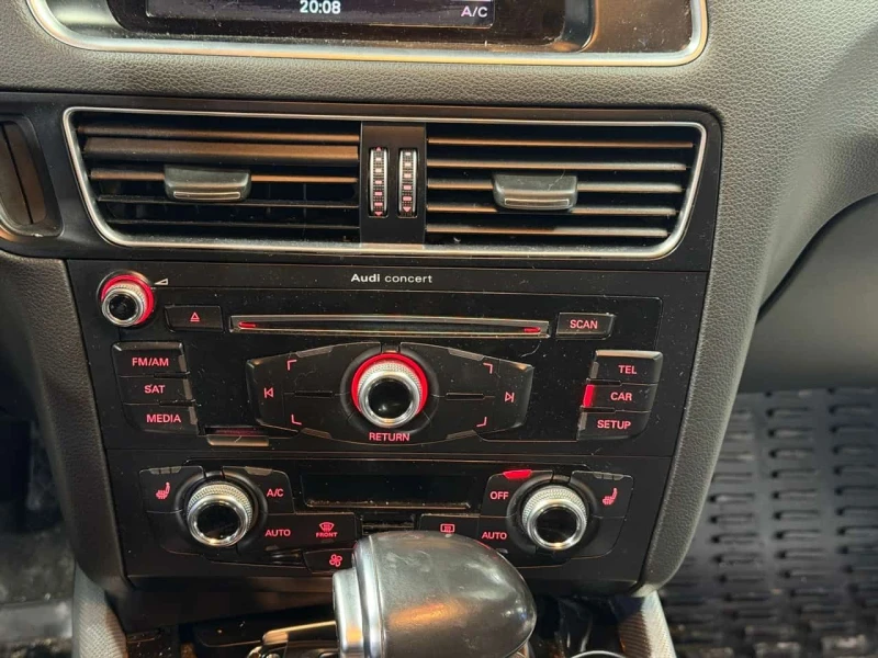 Audi Q5 * 2.0T Progressiv * CARFAX * ЦЕНА ДО БГ, снимка 14 - Автомобили и джипове - 53564303