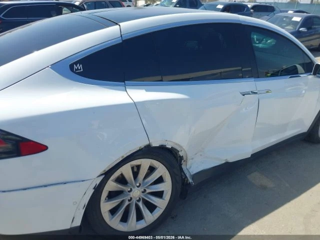 Tesla Model X 90D, снимка 9 - Автомобили и джипове - 55107173