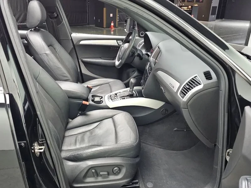 Audi Q5 3.2 FSI Quattro, снимка 12 - Автомобили и джипове - 55129969