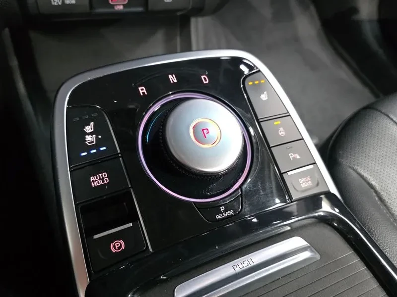 Kia Niro Plus Air, снимка 9 - Автомобили и джипове - 56286011