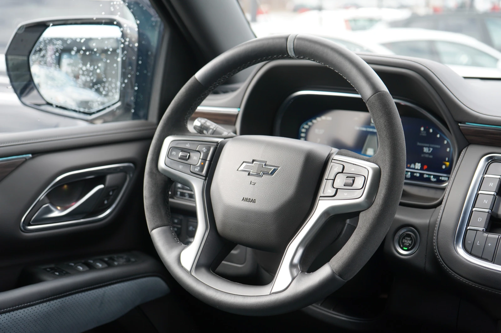 Chevrolet Tahoe * Z71* 6+ 1* WHIPPLE CHARGER* PANO* DISTR* LED* CA | Mobile.bg � ����������� 12