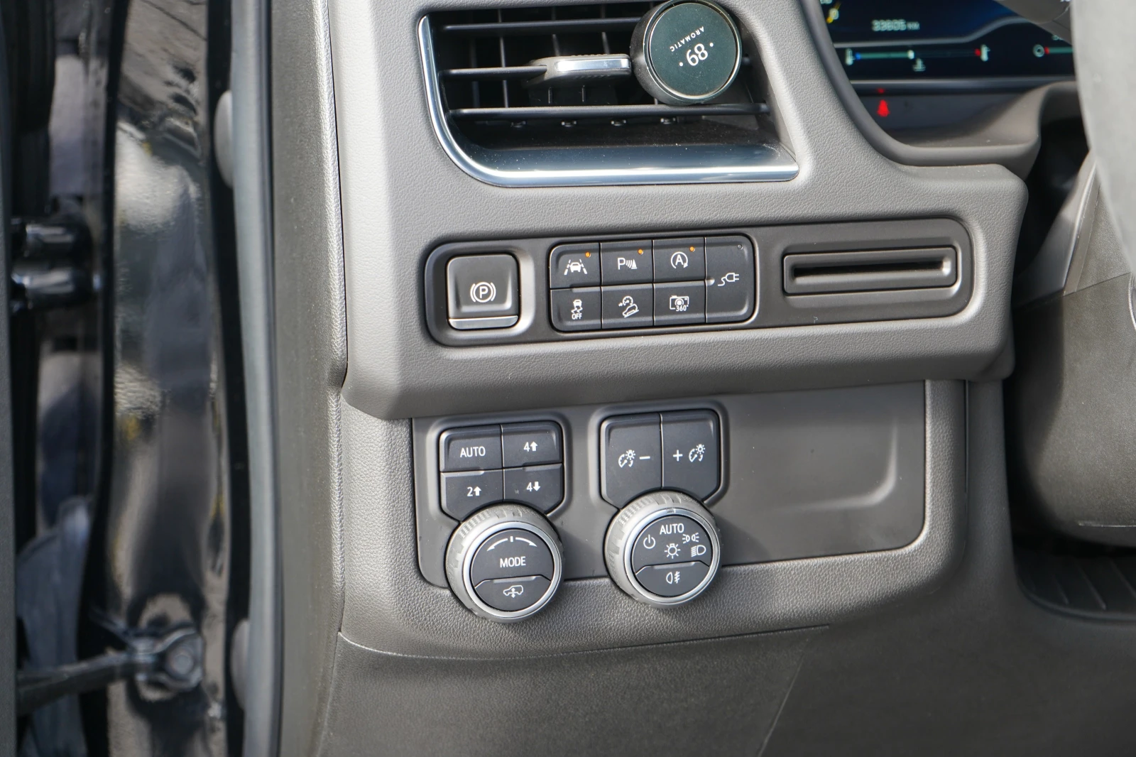 Chevrolet Tahoe * Z71* 6+ 1* WHIPPLE CHARGER* PANO* DISTR* LED* CA - изображение 9