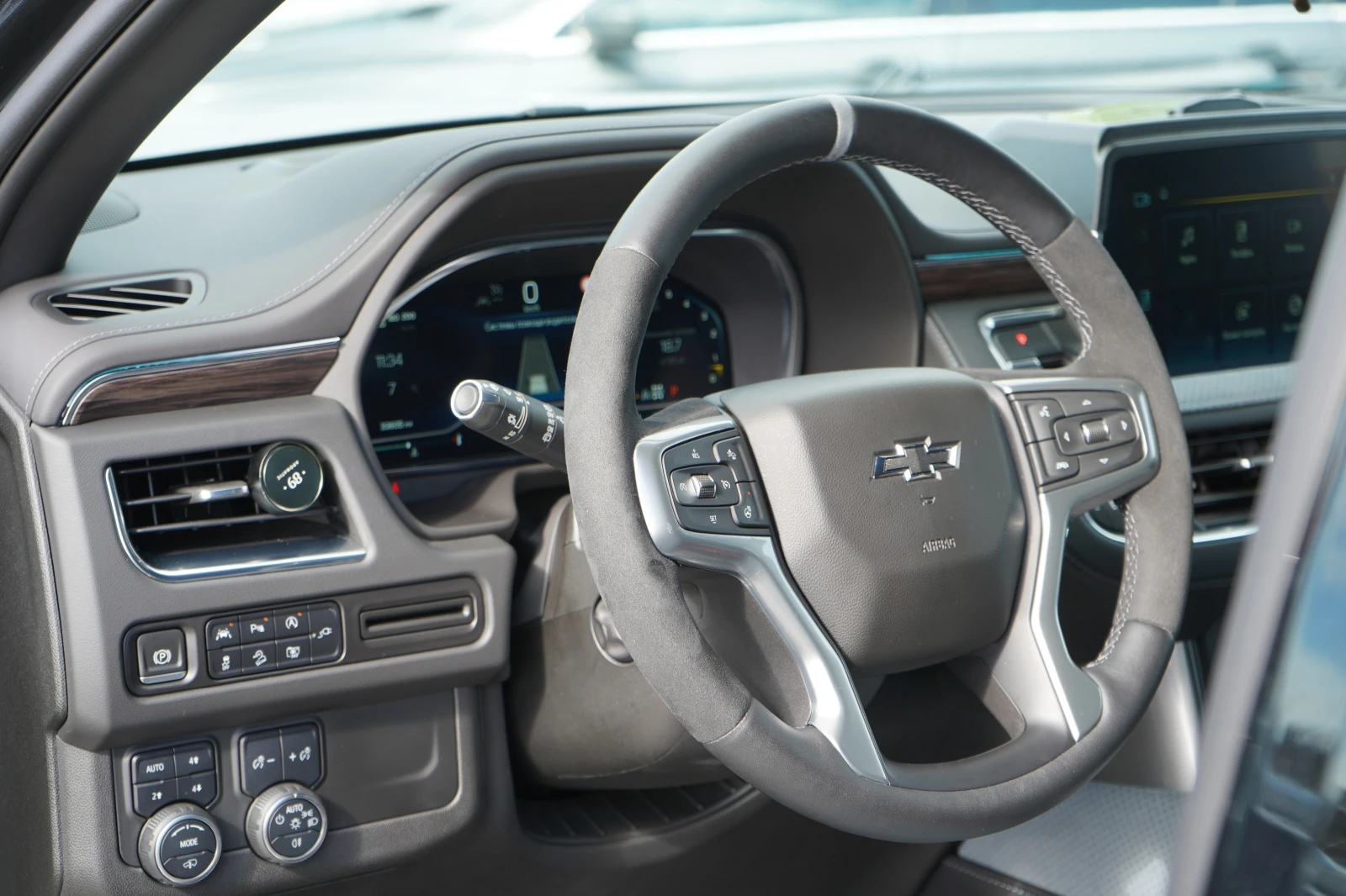 Chevrolet Tahoe * Z71* 6+ 1* WHIPPLE CHARGER* PANO* DISTR* LED* CA - изображение 10