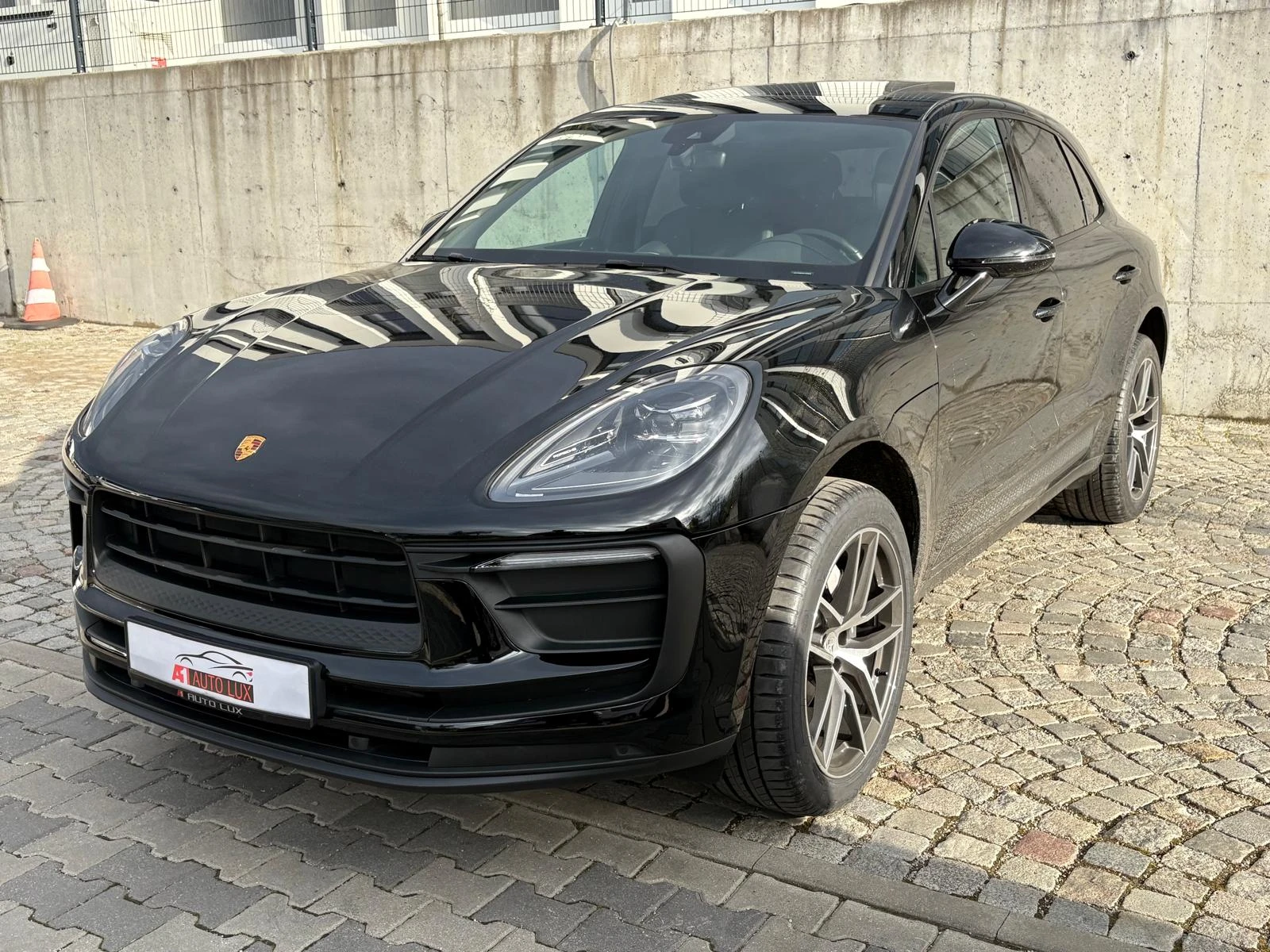 Porsche Macan ACC/NAVI/PANO/360  Удължена гаранция!!! - изображение 2