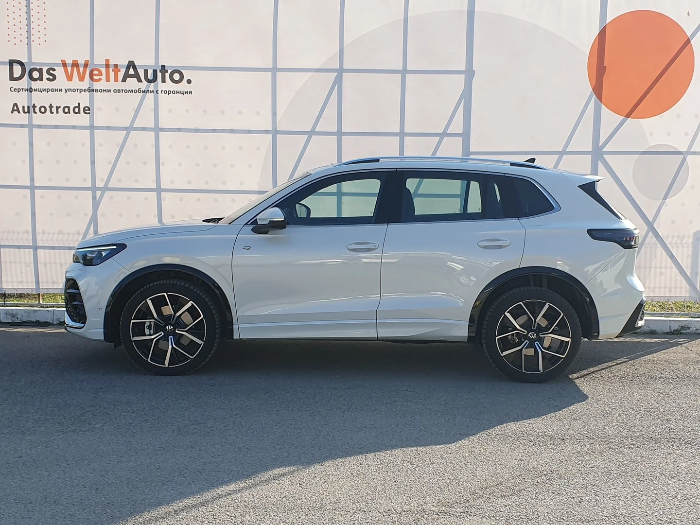 VW Tiguan R-Line Plus 2.0 TSI 4MOTION DSG - изображение 2