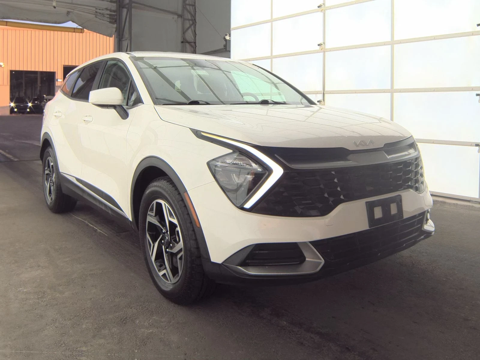 Kia Sportage LX - изображение 3