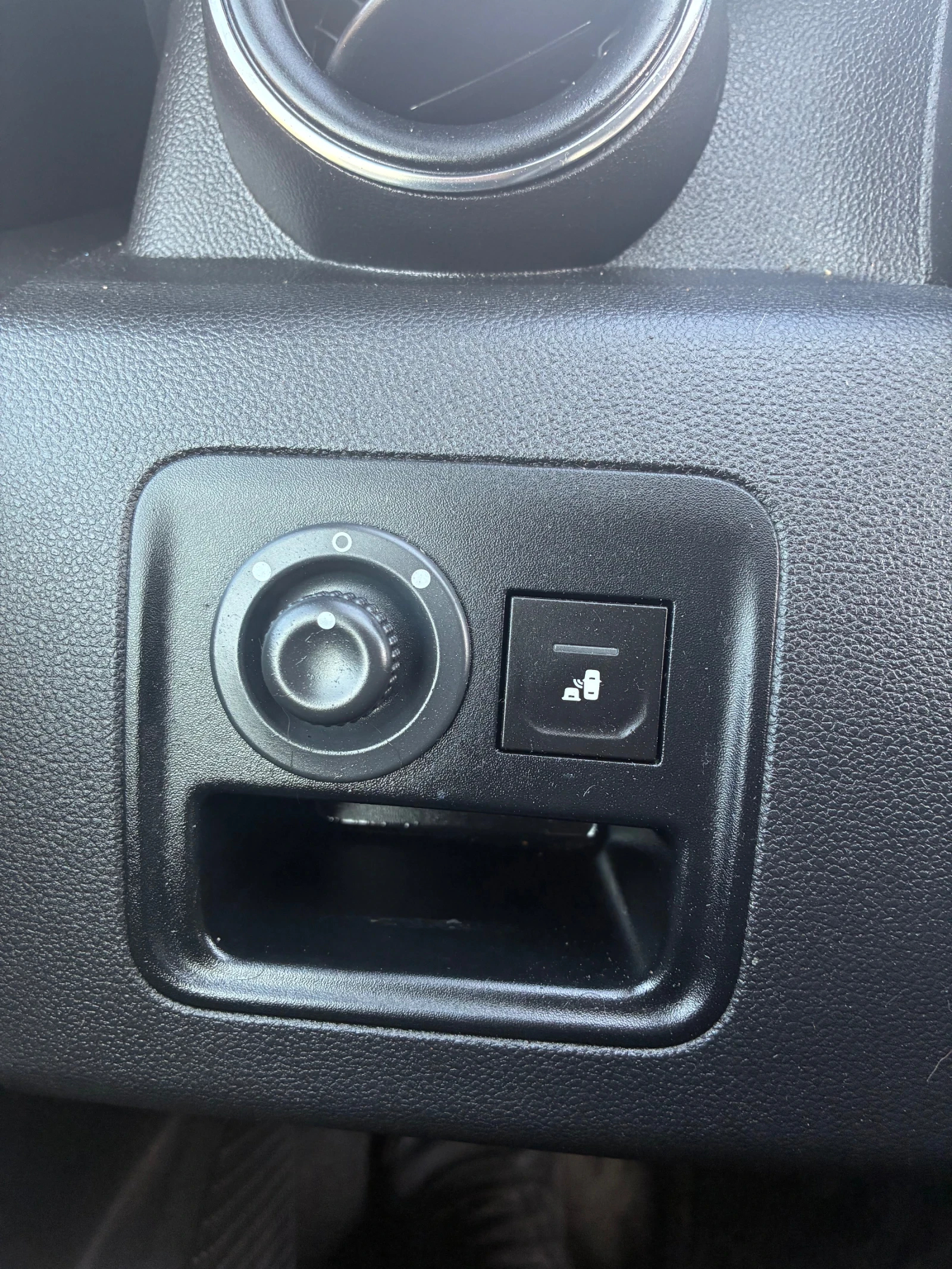 Dacia Duster 1.5 dci, снимка 11 - Автомобили и джипове - 53741866