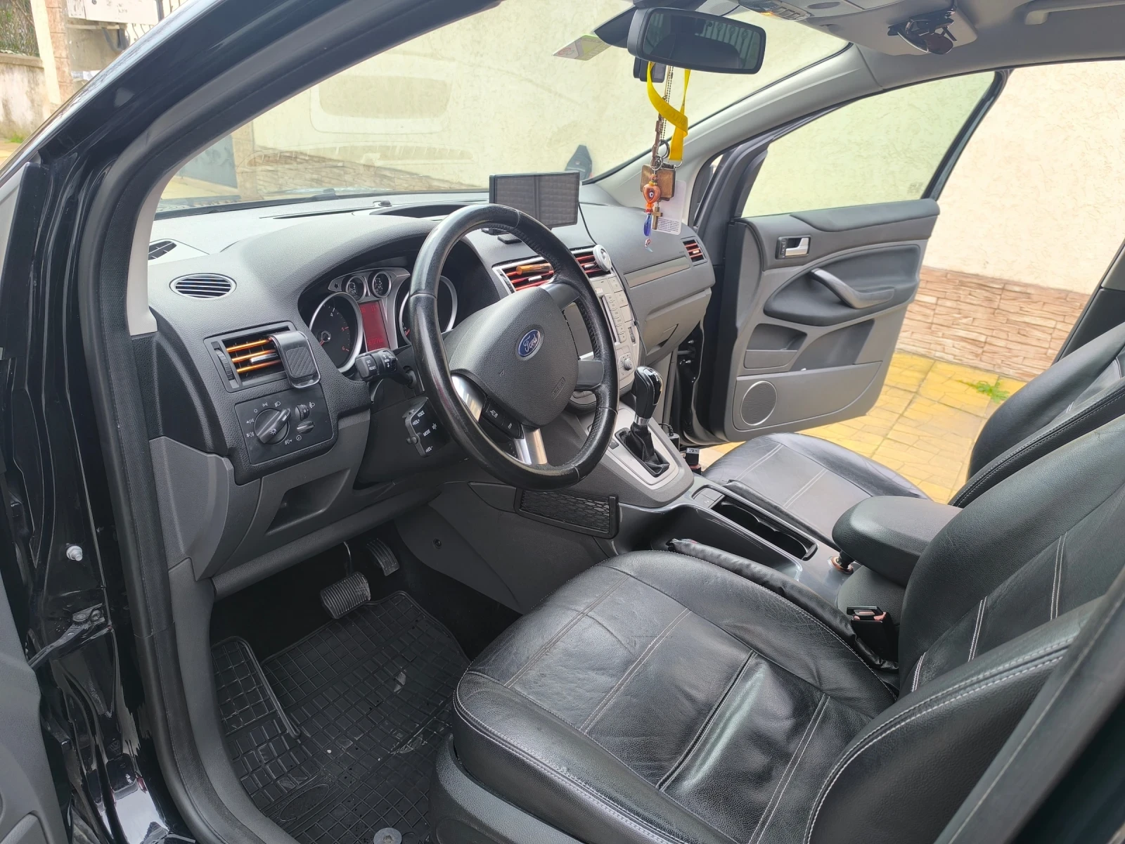 Ford Kuga 2.0 TDCI 4x4/TITANIUM/AVTOMAT/, снимка 9 - Автомобили и джипове - 53924351