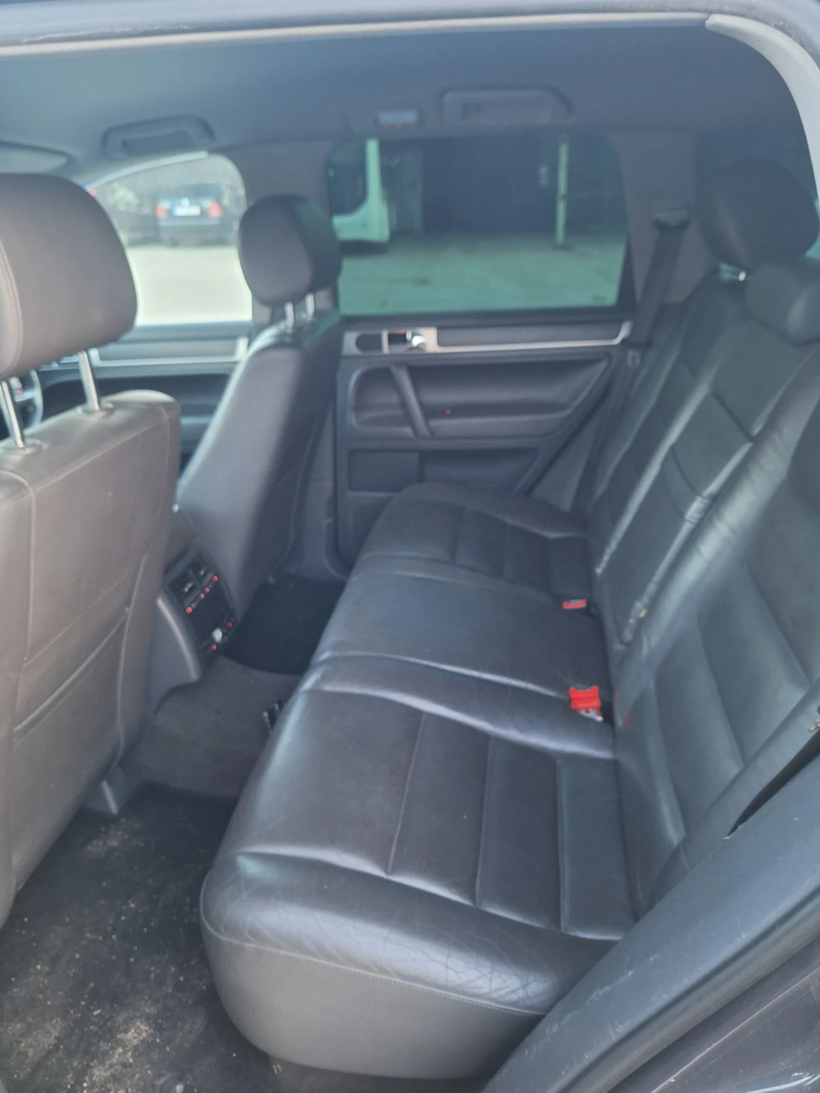 VW Touareg, снимка 7 - Автомобили и джипове - 54392792