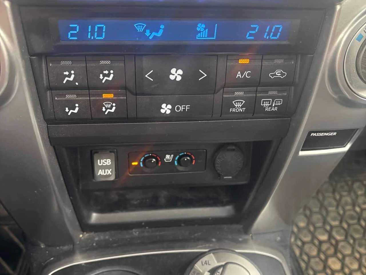 Toyota 4runner  | SR5  4.0L | PANO | NAVI | ОБДУХВАНЕ , снимка 10 - Автомобили и джипове - 54424000