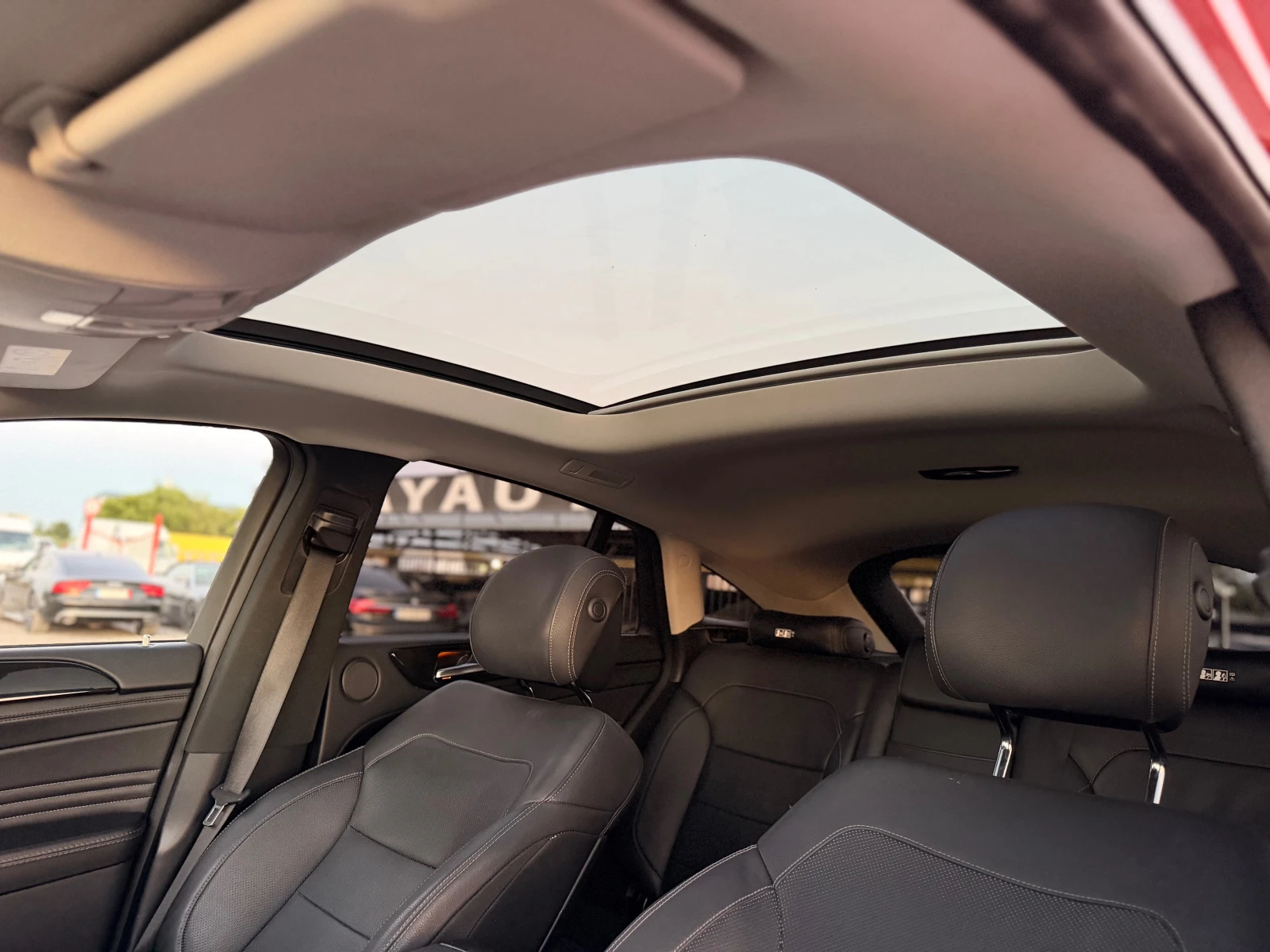 Mercedes-Benz GLE Coupe 400i= 4-MATIC= AMG= DISTRONIC= KEYLES GO= PANO, снимка 14 - Автомобили и джипове - 55480496