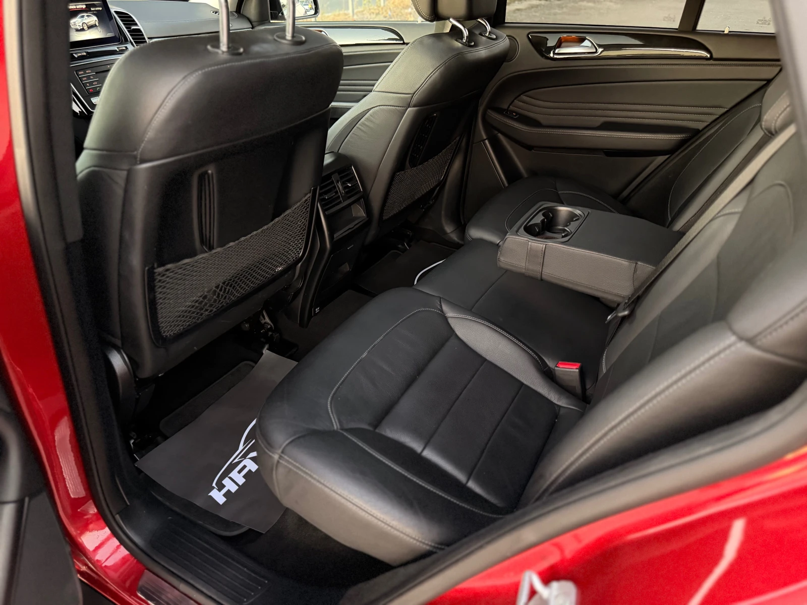 Mercedes-Benz GLE Coupe 400i= 4-MATIC= AMG= DISTRONIC= KEYLES GO= PANO, снимка 13 - Автомобили и джипове - 55480496