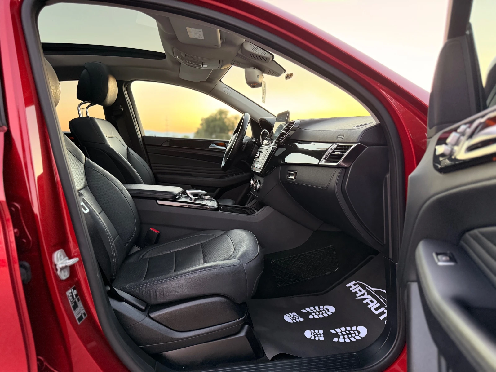 Mercedes-Benz GLE Coupe 400i= 4-MATIC= AMG= DISTRONIC= KEYLES GO= PANO, снимка 11 - Автомобили и джипове - 55480496