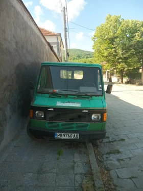     Mercedes-Benz 207