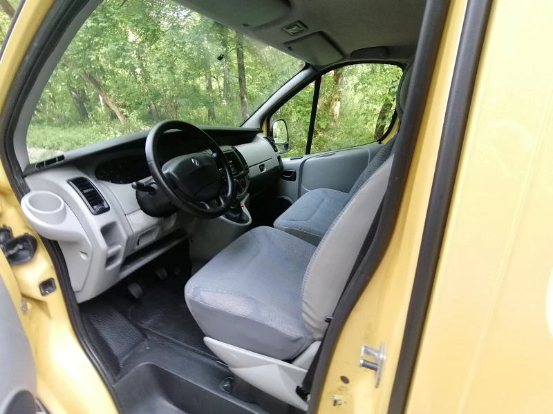 Renault Trafic, снимка 11 - Бусове и автобуси - 48318745