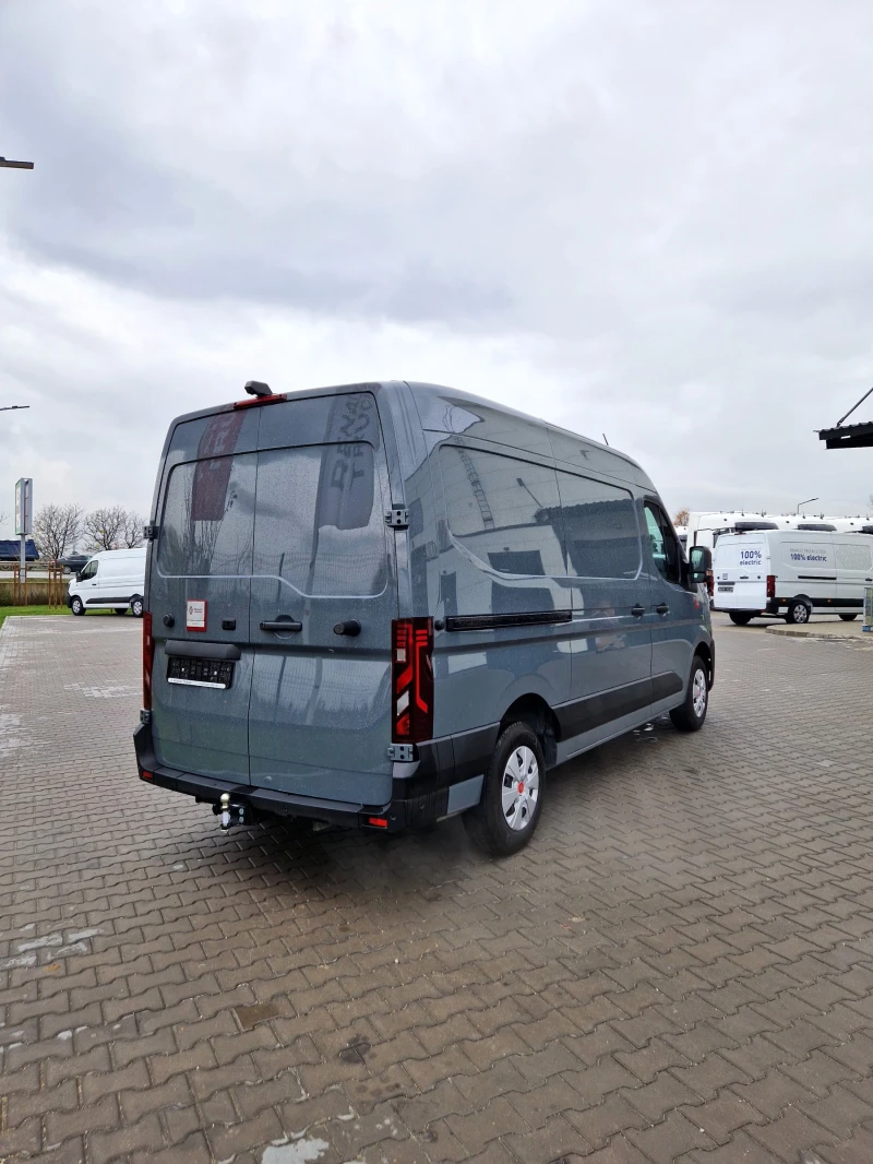 Renault Master RED EDITION * L2H2* * НЕРАЗЛИЧИМ ОТ НОВ* , снимка 4 - Бусове и автобуси - 52613606