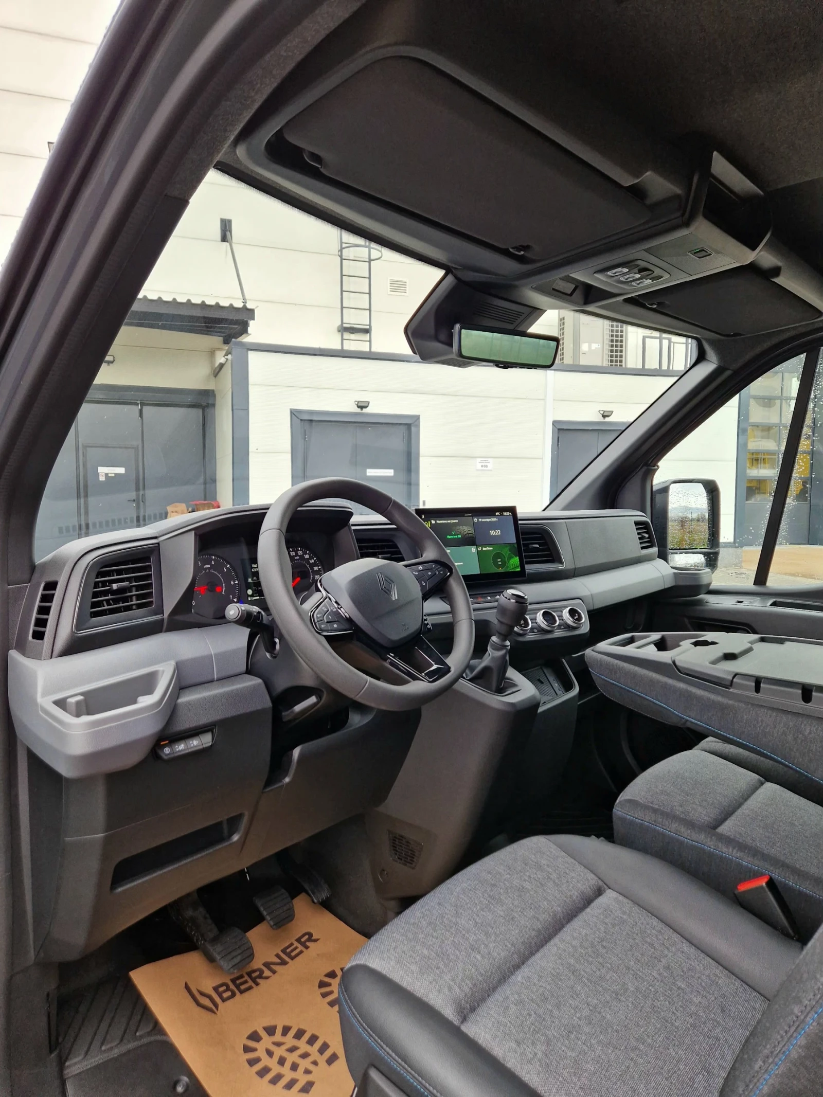 Renault Master RED EDITION * L2H2* * НЕРАЗЛИЧИМ ОТ НОВ*  - изображение 7