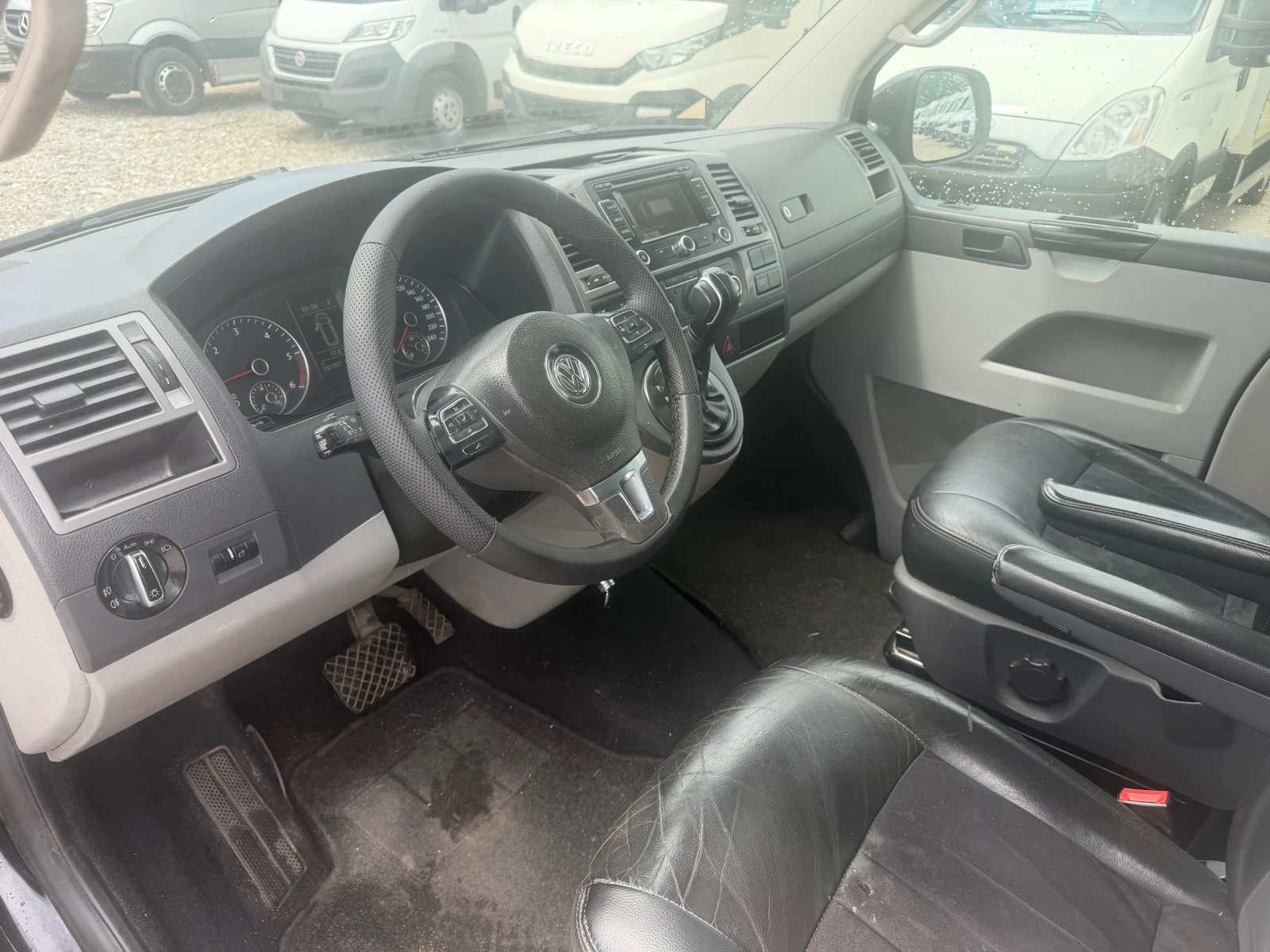 VW Transporter 2.0TDI!LONG!5+ 1! 2странични+ 2задни врати!4MOTION, снимка 14 - Бусове и автобуси - 54650157