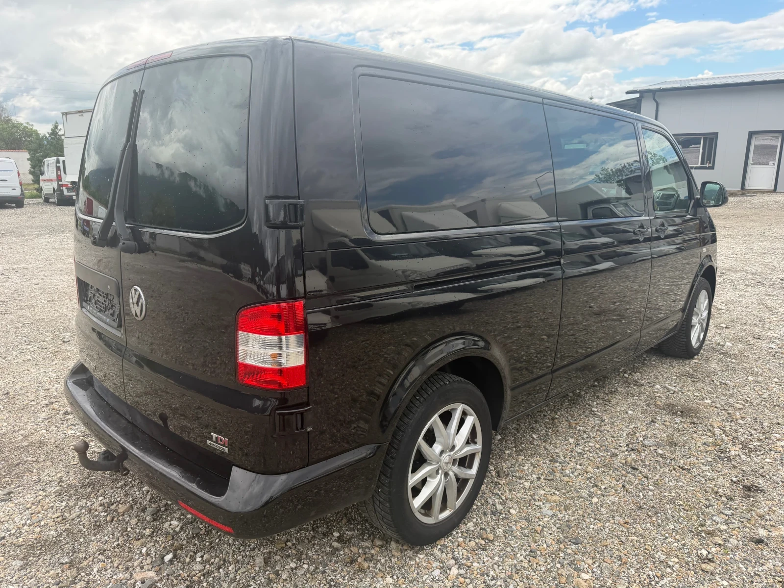 VW Transporter 2.0TDI!LONG!5+ 1! 2странични+ 2задни врати!4MOTION, снимка 7 - Бусове и автобуси - 54650157