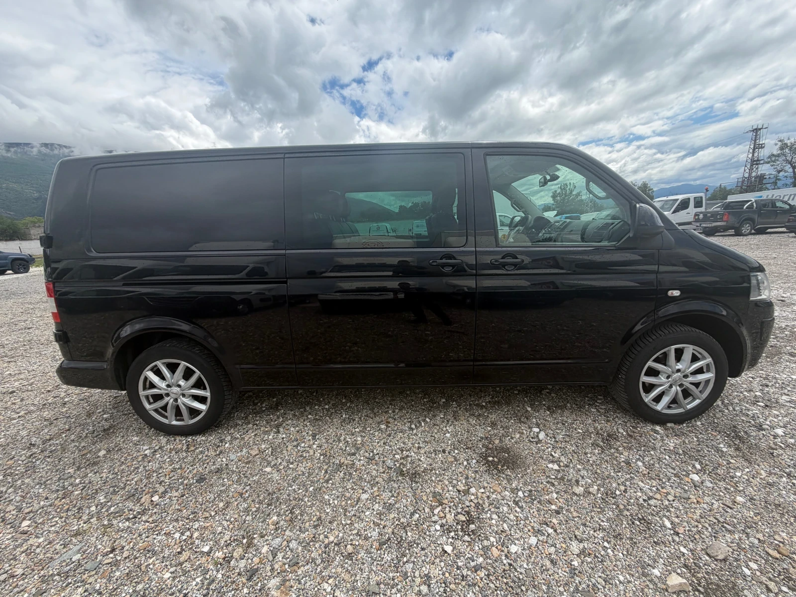 VW Transporter 2.0TDI!LONG!5+ 1! 2странични+ 2задни врати!4MOTION, снимка 5 - Бусове и автобуси - 54650157