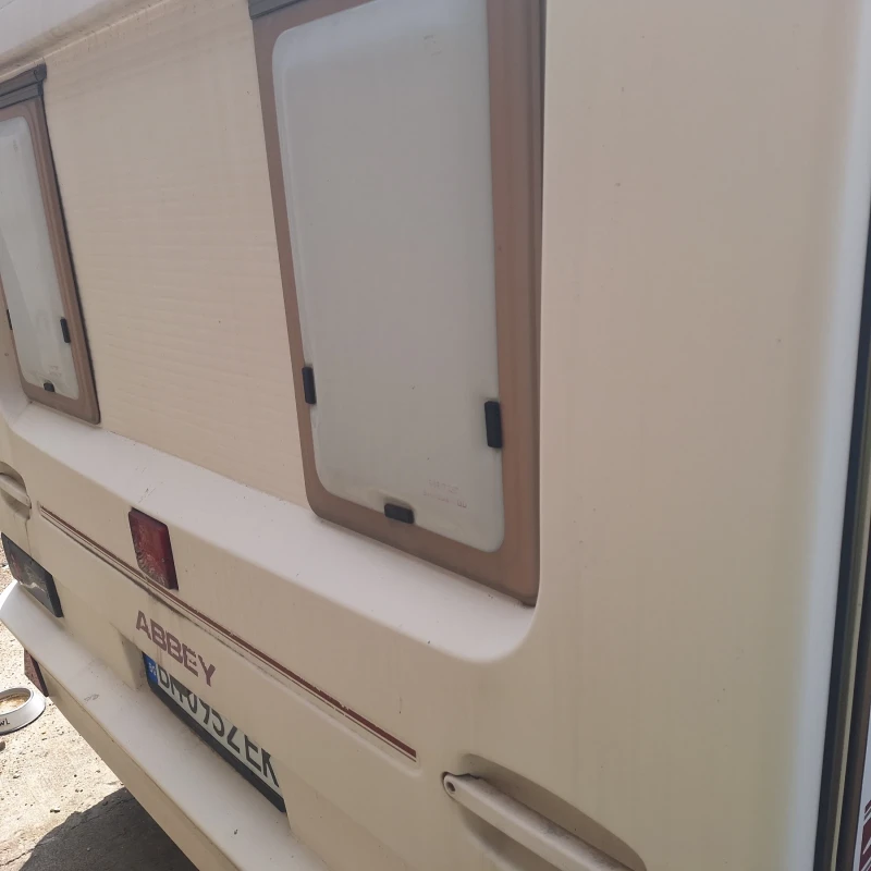 Каравана Swift Spektrum 419 - 6.3 м., снимка 13 - Каравани и кемпери - 51427816