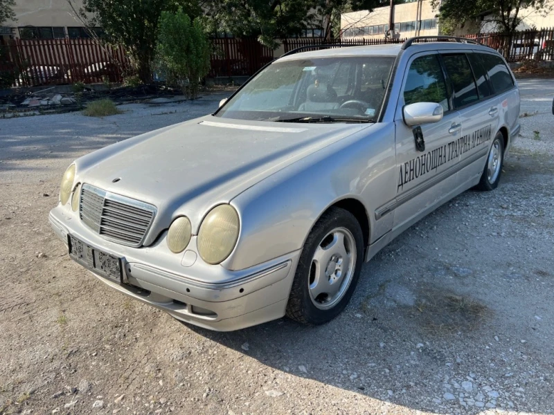 Mercedes-Benz E 270 CDI, снимка 4 - Автомобили и джипове - 48999488