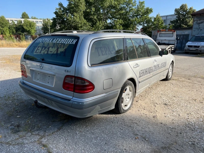 Mercedes-Benz E 270 CDI, снимка 2 - Автомобили и джипове - 48999488