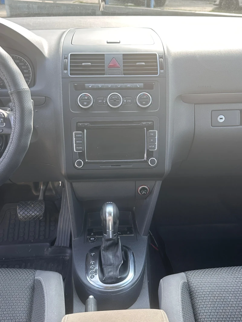 VW Touran 1.4 TSI ГАЗ/БЕНЗИН, снимка 13 - Автомобили и джипове - 51685234