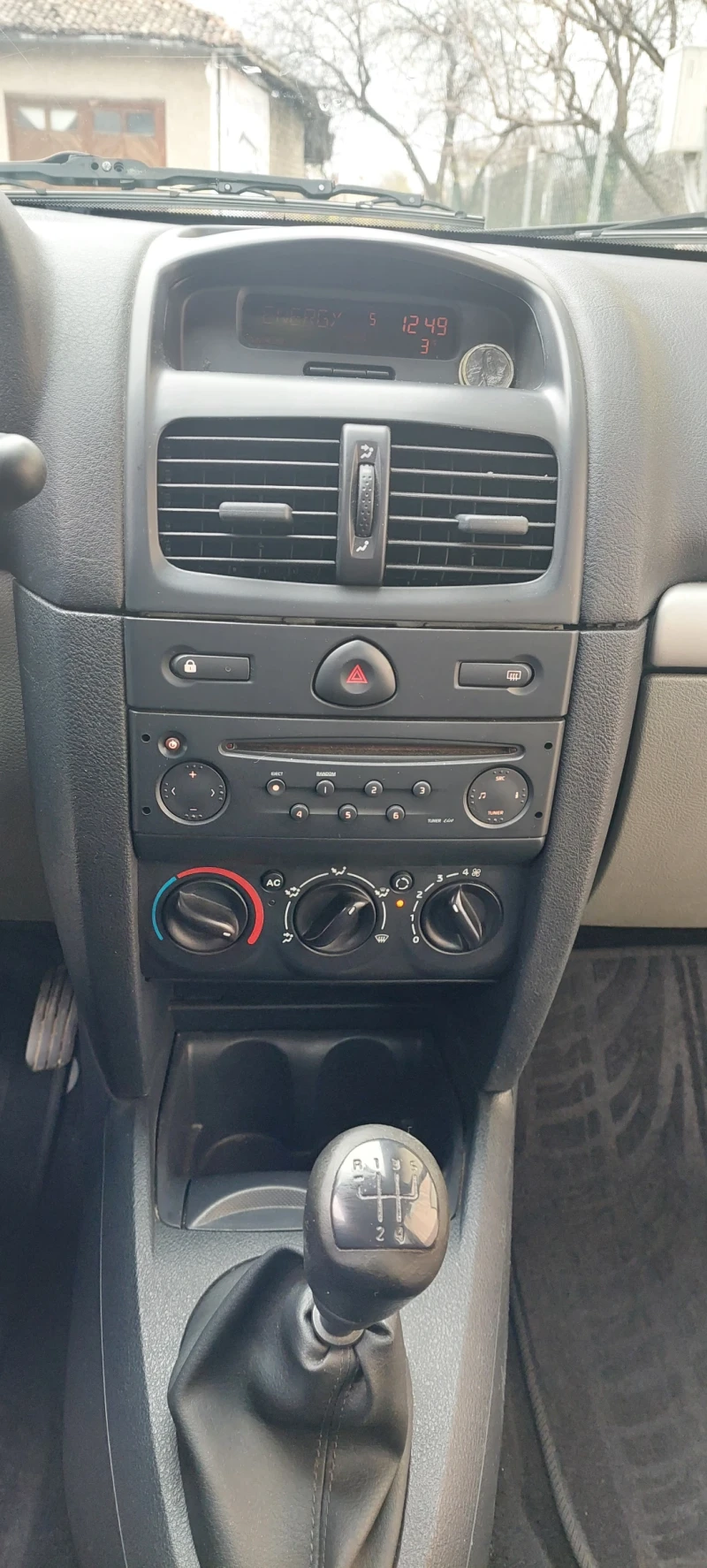 Renault Clio, снимка 16 - Автомобили и джипове - 52790034