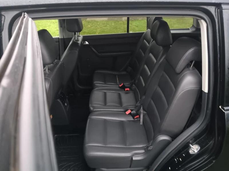VW Touran, снимка 6 - Автомобили и джипове - 53014948
