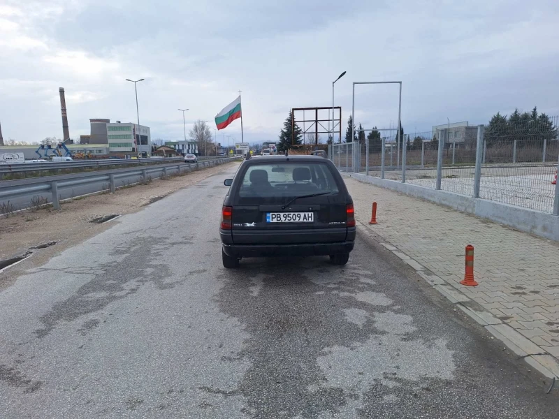 Opel Astra, снимка 8 - Автомобили и джипове - 53068492