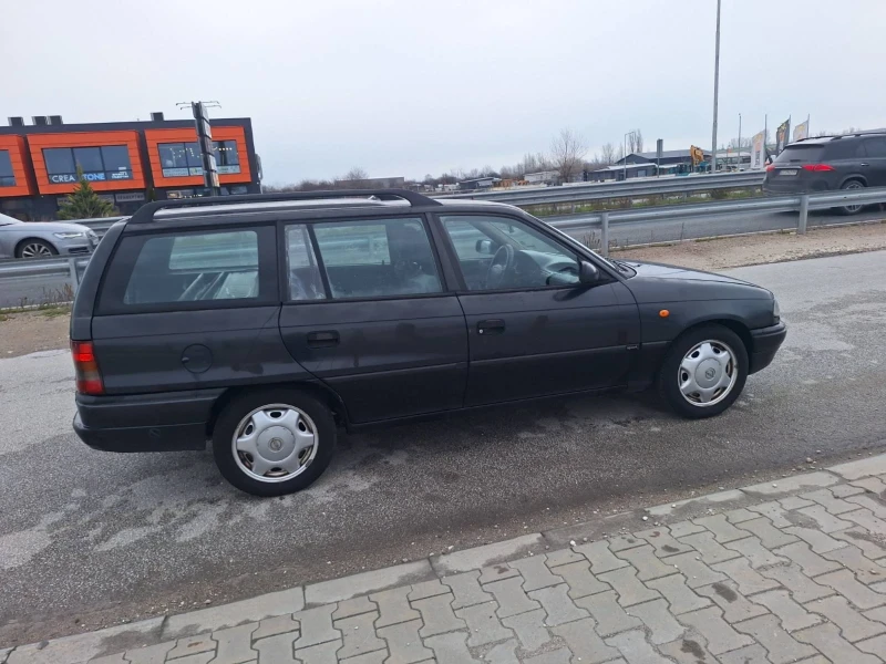 Opel Astra, снимка 2 - Автомобили и джипове - 53068492