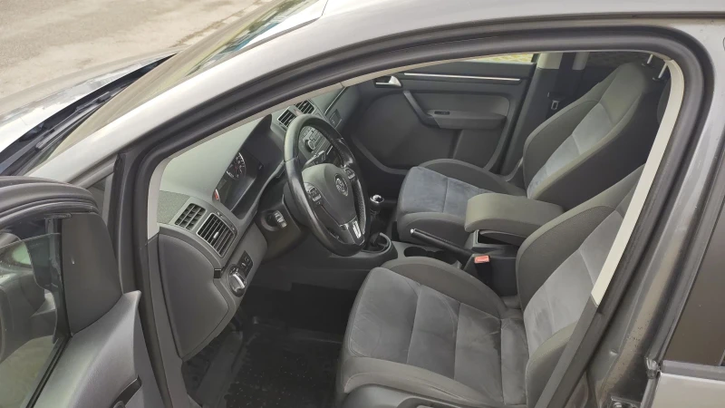 VW Touran 1.4tsi фабричен метан, снимка 7 - Автомобили и джипове - 53222780