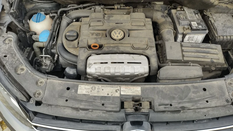 VW Touran 1.4tsi фабричен метан, снимка 12 - Автомобили и джипове - 53222780