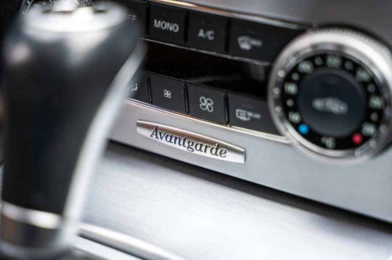 Mercedes-Benz C 220 Avangarde, снимка 12 - Автомобили и джипове - 53241188