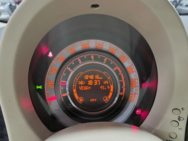 Fiat 500 1.2 бензин | Панорама | Климатик, снимка 13 - Автомобили и джипове - 53293649